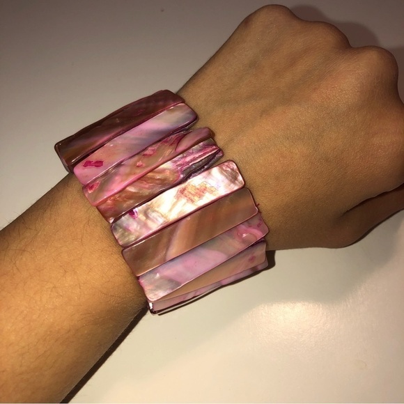 𝅺vtg Mother of Pearl MOP Stick Dyed Pink Stretch Bracelet 6” - 9” - Picture 2 of 3